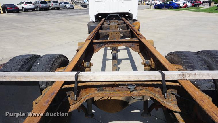 image for item DD6515 2001 Ford F650 Super Duty truck cab and chassis