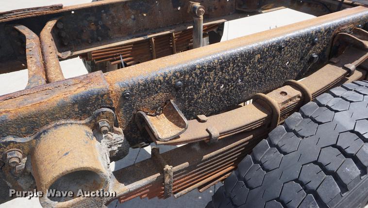 image for item DD6515 2001 Ford F650 Super Duty truck cab and chassis