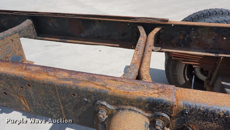 image for item DD6515 2001 Ford F650 Super Duty truck cab and chassis