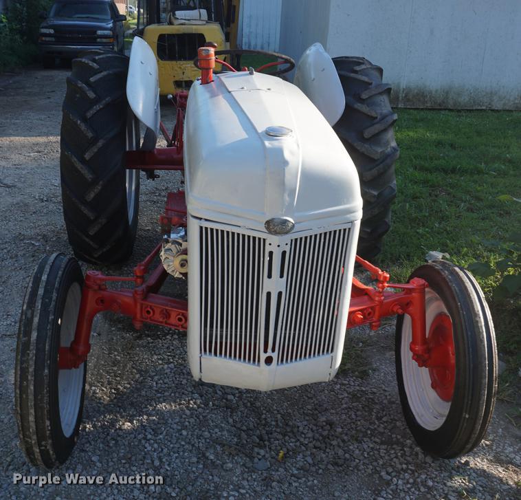 image for item DD6527 Ford 9N tractor