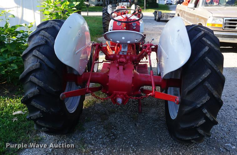 image for item DD6527 Ford 9N tractor
