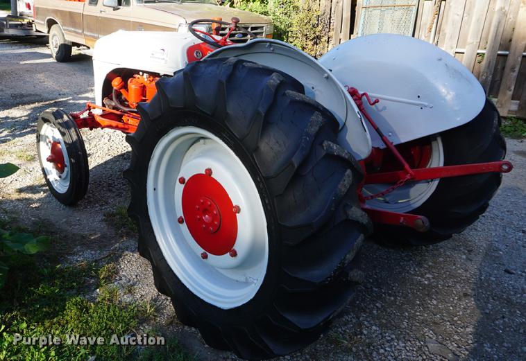 image for item DD6527 Ford 9N tractor
