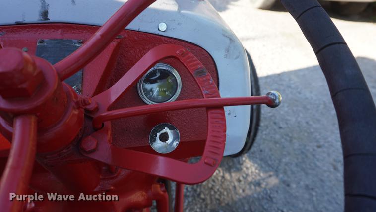 image for item DD6527 Ford 9N tractor