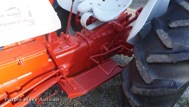 image for item DD6527 Ford 9N tractor
