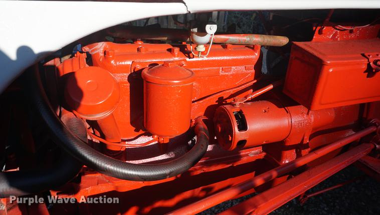 image for item DD6527 Ford 9N tractor