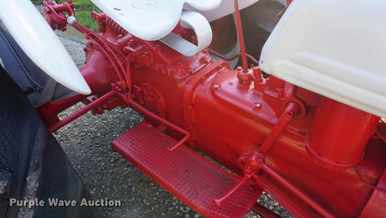 image for item DD6527 Ford 9N tractor