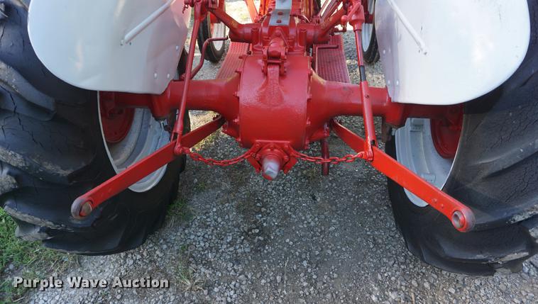 image for item DD6527 Ford 9N tractor