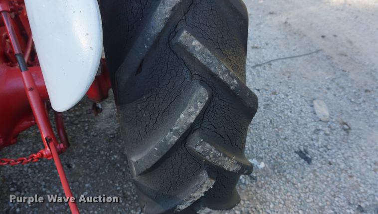image for item DD6527 Ford 9N tractor