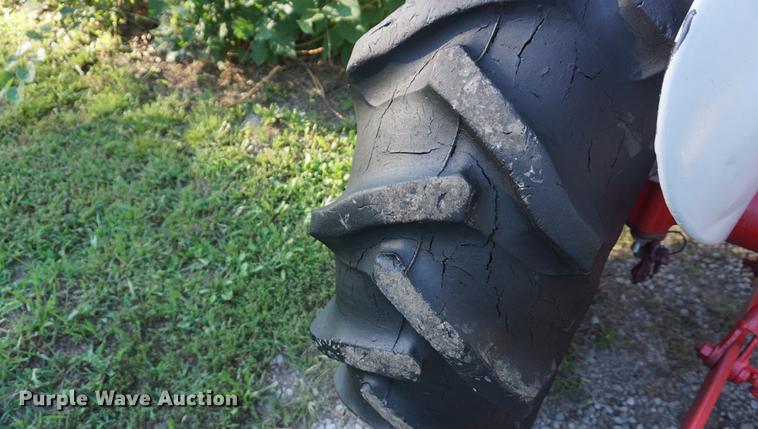 image for item DD6527 Ford 9N tractor