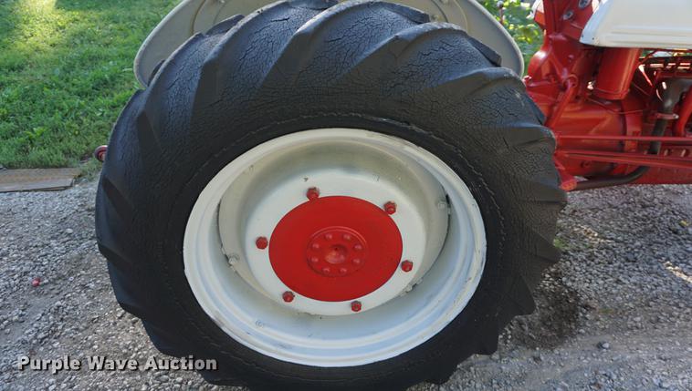 image for item DD6527 Ford 9N tractor