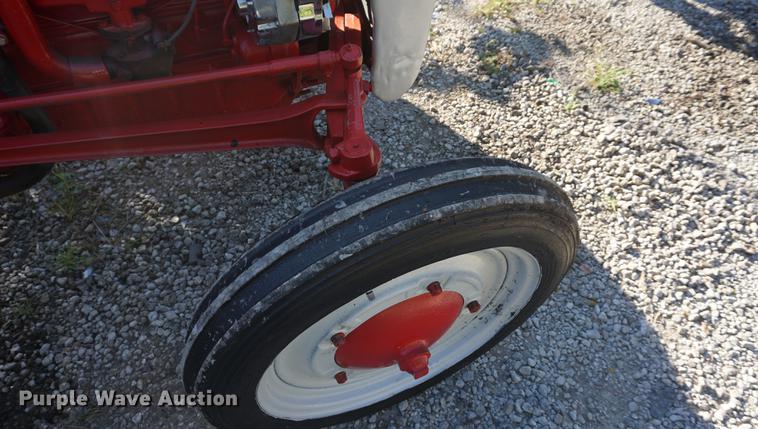 image for item DD6527 Ford 9N tractor