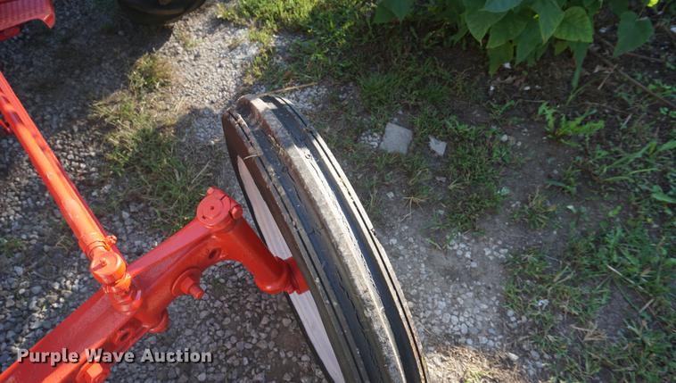 image for item DD6527 Ford 9N tractor