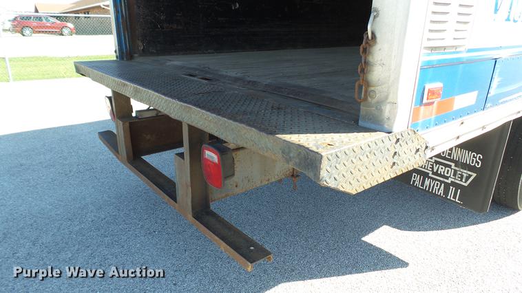 image for item DD7406 1996 GMC TopKick Lo-Pro box truck