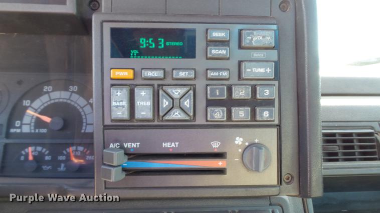 image for item DD7406 1996 GMC TopKick Lo-Pro box truck