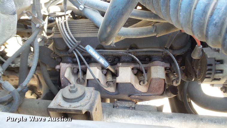 image for item DD7406 1996 GMC TopKick Lo-Pro box truck