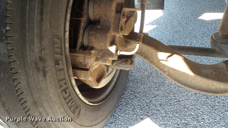 image for item DD7406 1996 GMC TopKick Lo-Pro box truck