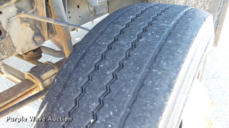 image for item DD7406 1996 GMC TopKick Lo-Pro box truck