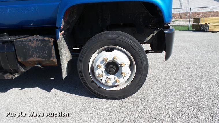 image for item DD7406 1996 GMC TopKick Lo-Pro box truck