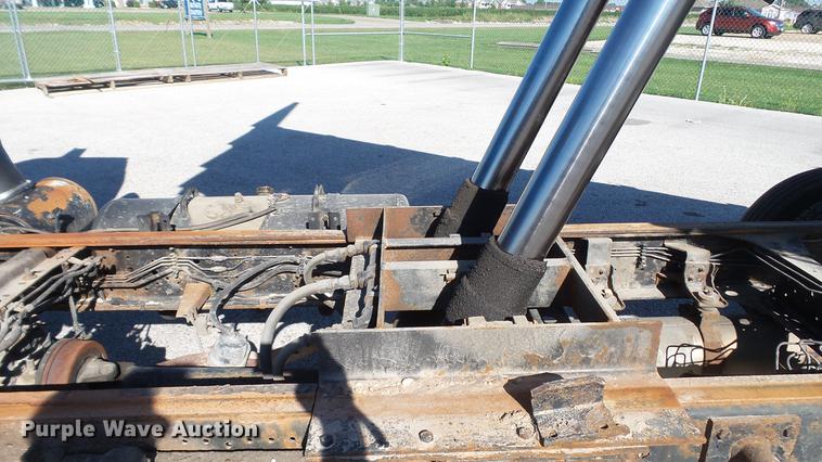 image for item DD7407 2003 Isuzu NPR dump flatbed truck