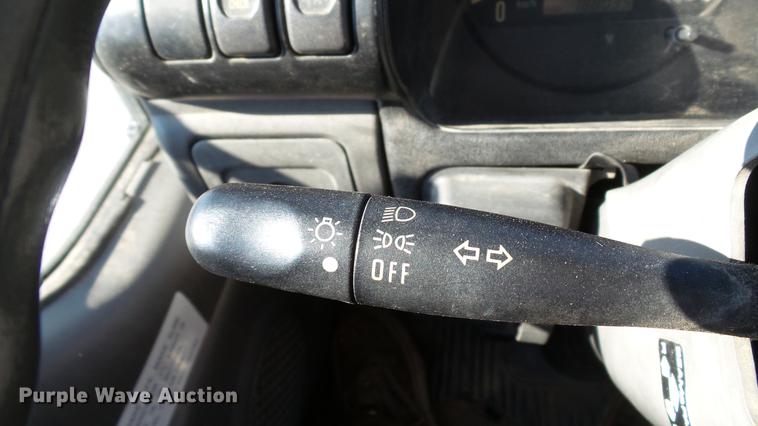 image for item DD7407 2003 Isuzu NPR dump flatbed truck