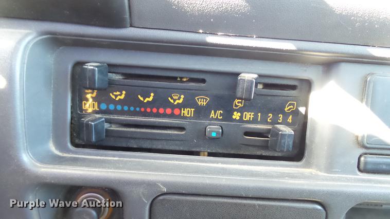 image for item DD7407 2003 Isuzu NPR dump flatbed truck