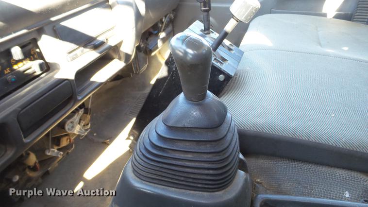 image for item DD7407 2003 Isuzu NPR dump flatbed truck