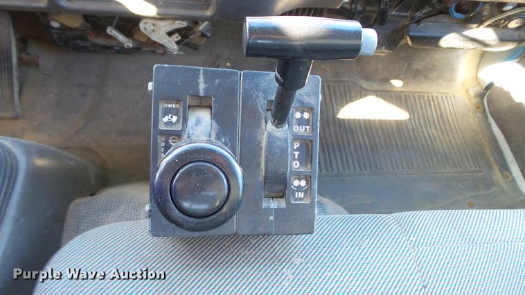 image for item DD7407 2003 Isuzu NPR dump flatbed truck