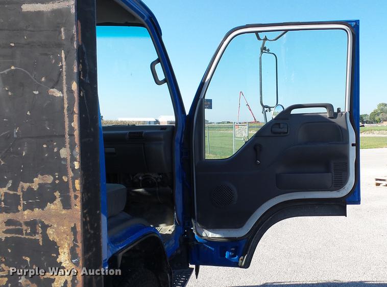 image for item DD7407 2003 Isuzu NPR dump flatbed truck