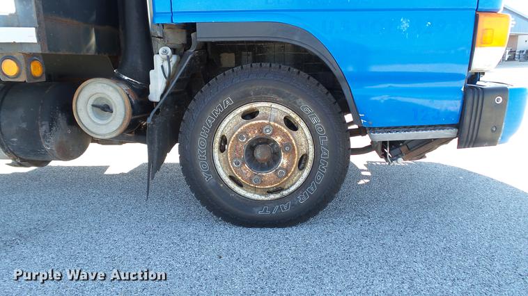 image for item DD7407 2003 Isuzu NPR dump flatbed truck