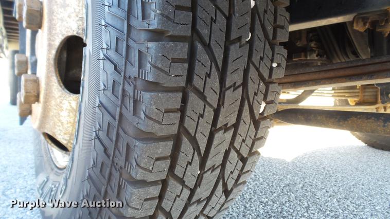 image for item DD7407 2003 Isuzu NPR dump flatbed truck