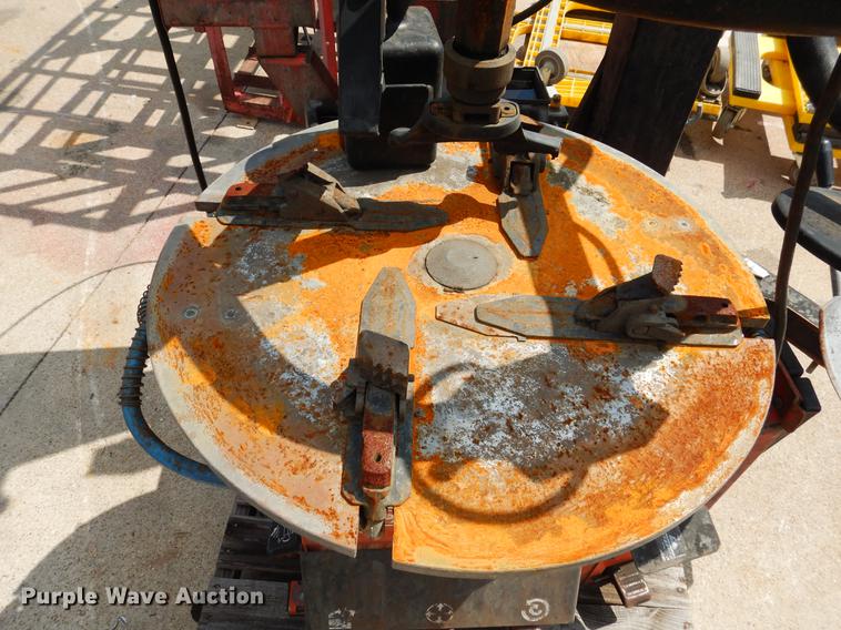 image for item DK9858 Accu-Turn 5602 tire machine