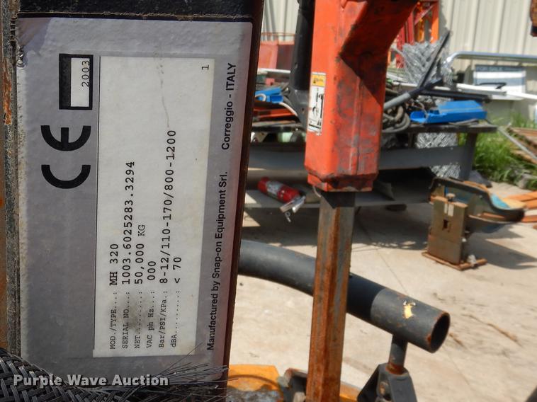 image for item DK9858 Accu-Turn 5602 tire machine