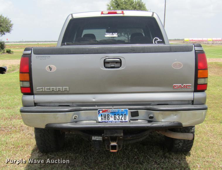 image for item DW9275 2007 GMC Sierra 1500 Crew Cab pickup truck