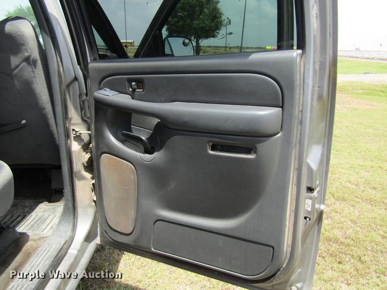 image for item DW9275 2007 GMC Sierra 1500 Crew Cab pickup truck