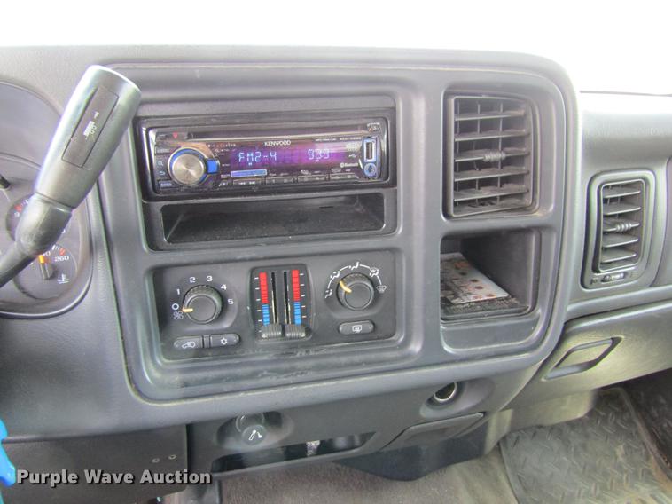 image for item DW9275 2007 GMC Sierra 1500 Crew Cab pickup truck