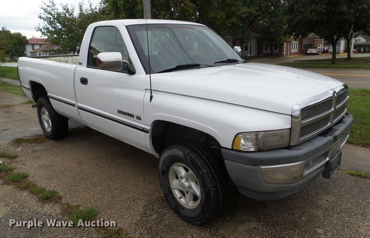 image for item DZ9430 1997 Dodge Ram 1500 pickup truck