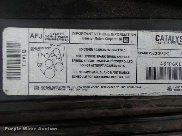 image for item DZ9433 1997 Chevrolet S10 Ext. Cab pickup truck