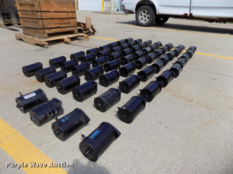 image for item DZ9524 (60) snow plow pump motors