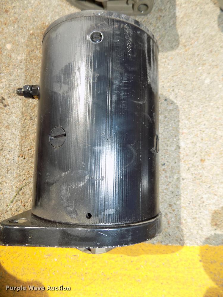 image for item DZ9524 (60) snow plow pump motors