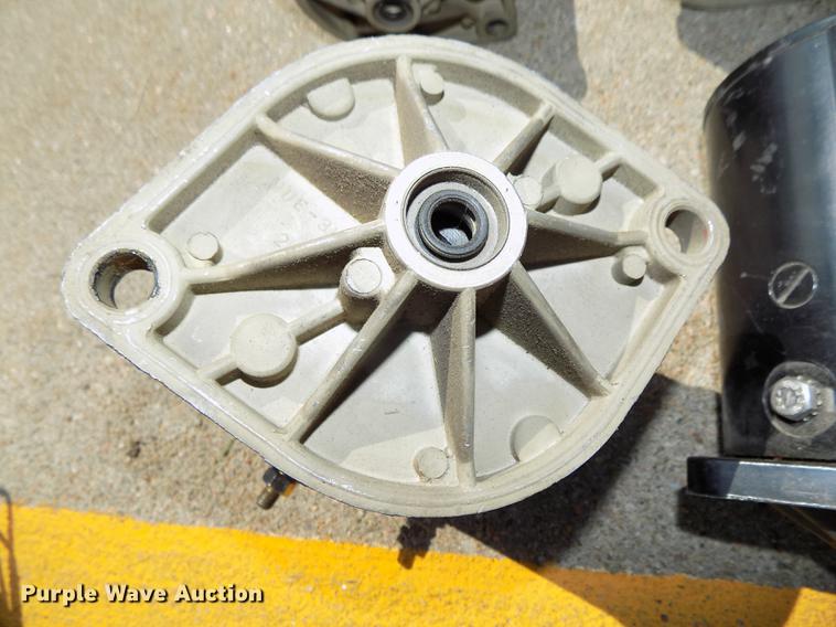 image for item DZ9524 (60) snow plow pump motors