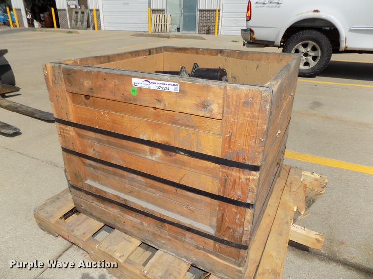 image for item DZ9524 (60) snow plow pump motors