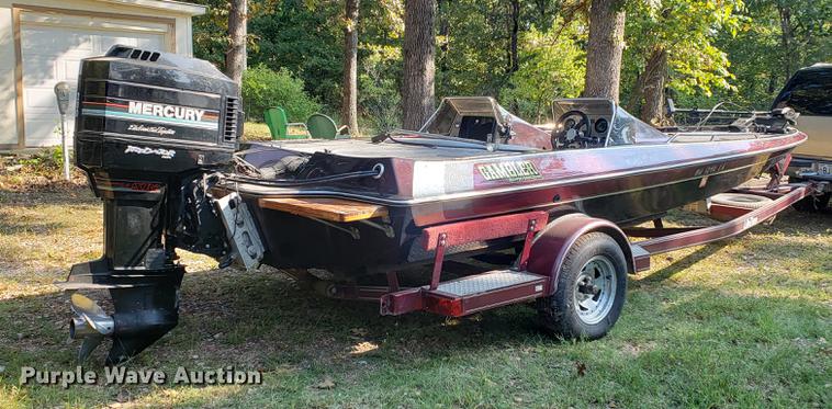 image for item EF9864 1992 Gambler boat