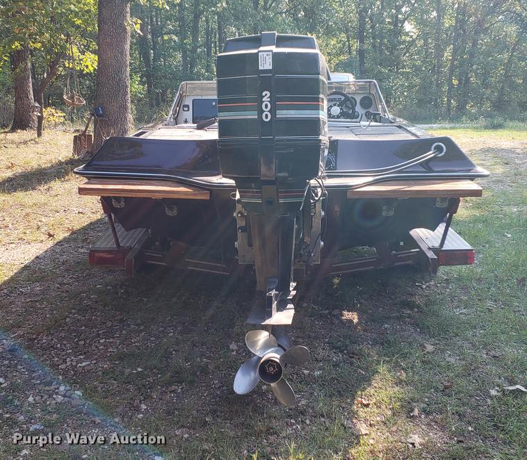 image for item EF9864 1992 Gambler boat