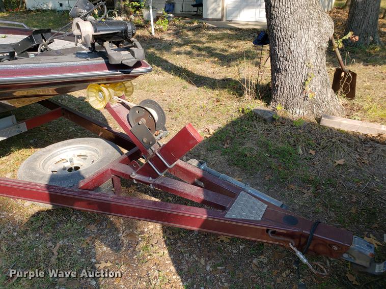 image for item EF9864 1992 Gambler boat