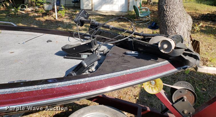 image for item EF9864 1992 Gambler boat