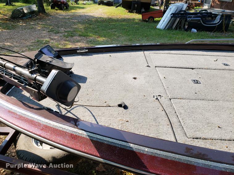 image for item EF9864 1992 Gambler boat