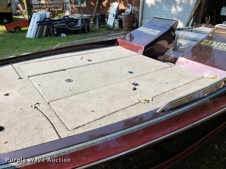 image for item EF9864 1992 Gambler boat