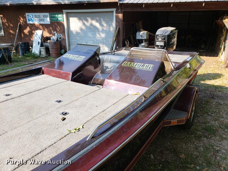image for item EF9864 1992 Gambler boat