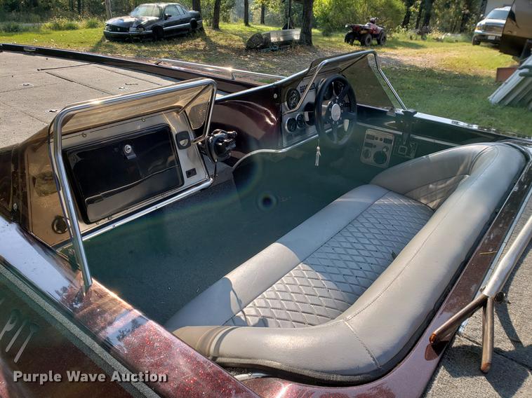 image for item EF9864 1992 Gambler boat