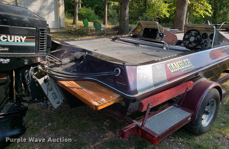 image for item EF9864 1992 Gambler boat